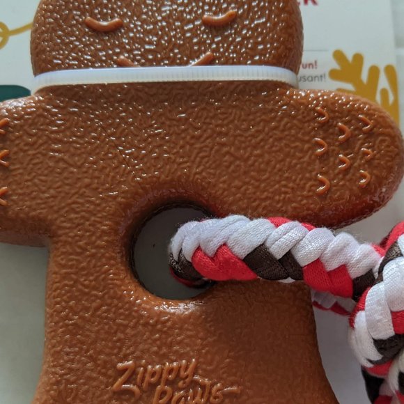Zippy Paws Zippytuff Teether Gingerbread Man with Rope Teething Toy - Picture 2 of 6